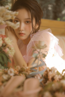 美女被C