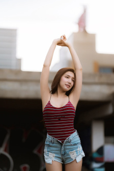 男女打扑克动漫